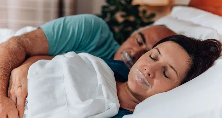 Ist Mund zukleben eine gängige Behandlung bei Schlafapnoe?